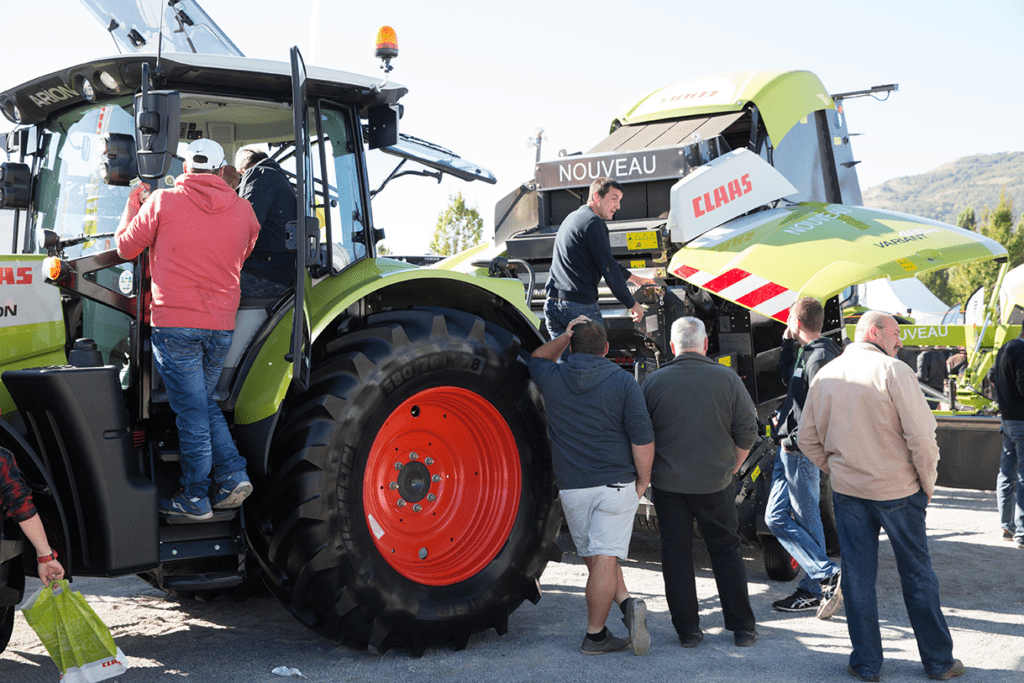 Machines agricoles au sommet de l'élevage